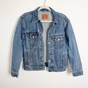 Levi’s Jean Jacket Women’s Medium Blue Trucker Ex Boyfriend Button Up